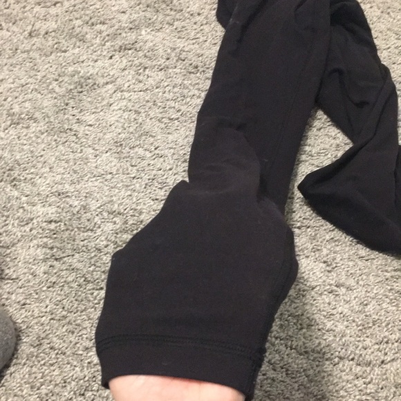 Lululemon leggings size 4, 33 length - Picture 3 of 3
